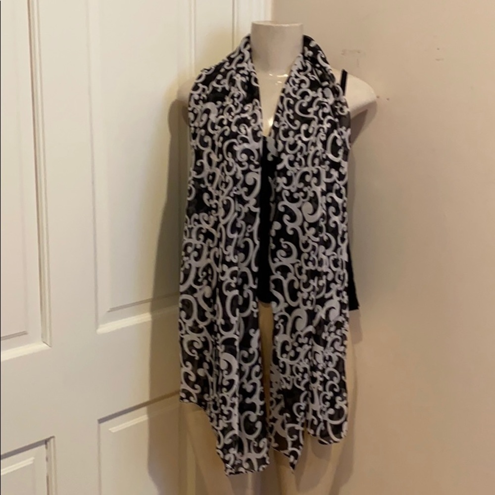 Black And White Thin Geometric Pattern Scarf - image 4